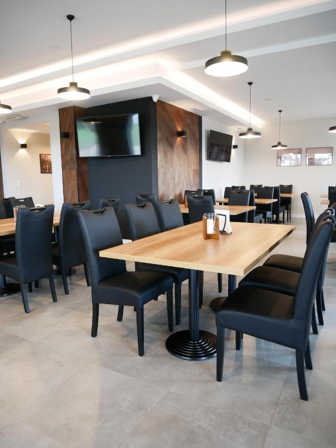 Przystanek Roszkow -Noclegi I Restauracja 外观 照片