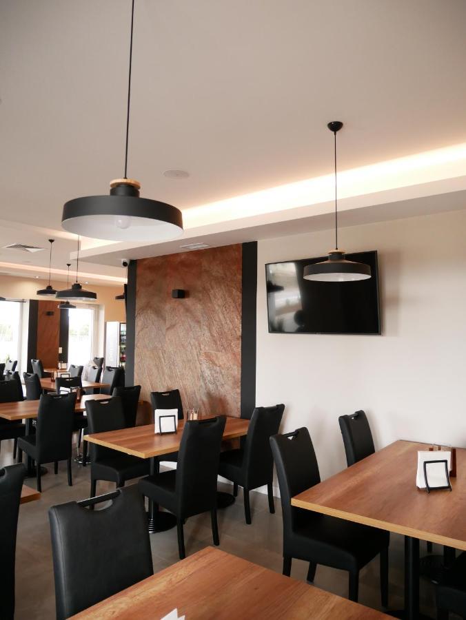 Przystanek Roszkow -Noclegi I Restauracja 外观 照片